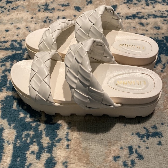Liliana White platform slides with braided detail size 9 - Picture 2 of 4